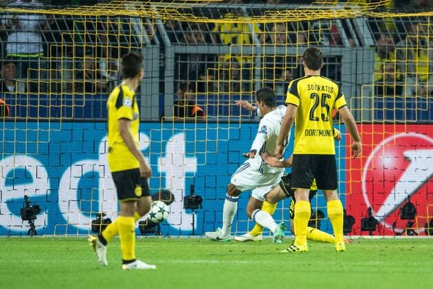 Raphael Varane (Real Madrid CF 5) mit dem Tor zum 2:1 beim Champions League Spiel zwischen Borussia Dortmund und Real Madridl am 27.09.2016, Dortmund Copyright: xSchuelerx xEibnerx-xPressefotox EP_JSE