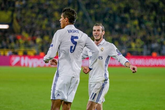 GER, Champions League, Borussia Dortmund vs Real Madrid 27.09.2016, Signal Iduna Park, Dortmund, GER, Champions League, Borussia Dortmund vs Real Madrid, im Bild picture shows VARANE (Real Madrid 5) bejubelt sein Tor zum 1:2 celebrates after scoring 1:2 with BALE (Real Madrid 11), Foto@ nordphoto Rauch nordphotox xrauch