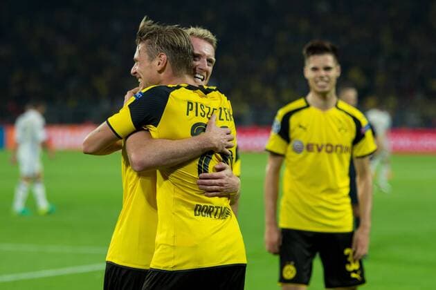 Dortmund, Germany 27.09.2016, UEFA Champions League - 2016 17 Season, Group F - Matchday 2, BV Borussia Dortmund - Real Madrid, Andre Schuerrle (BVB) und Lukasz Piszczek (BVB) jubeln nach dem treffer zum 2:2 ( DeFodi001
