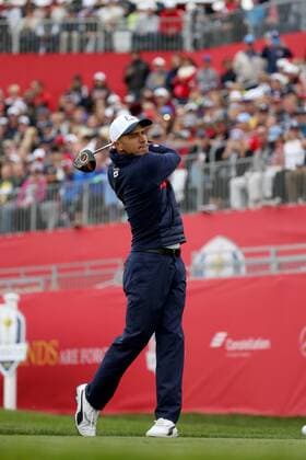 Golf, Prominente beim Ryder Cup 2016 in Chaska in Aktion GOLF - Ryder Cup 2016 CHASKA,MINNESOTA,USA,27.SEP.16 - GOLF - Ryder Cup, Hazeltine National Golf Club. Image shows Kelly Slater. GEPAxpictures xDanielxGoetzhaber