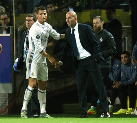 Championsleague: Borussia Dortmund - Real Madrid 27.09.2016. Cristiano Ronaldo (Real) nach seinem Treffer zum 1:0 und Trainer Zinedine Zidane. HM