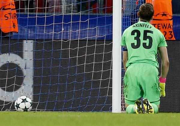 MOSCOW, RUSSIA - SEPTEMBER 27, 2016: CSKA Moscow s goalkeeper Igor Akinfeev concedes a goal in their 2016 17 UEFA Champions League Group Stage football match against Tottenham Hotspur at the Arena CSKA stadium. CSKA Moscow won the game 3:2. Mikhail Japaridze TASS  TS032987