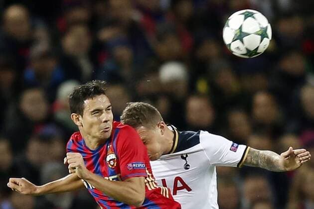 MOSCOW, RUSSIA - SEPTEMBER 27, 2016: CSKA Moscow s Georgi Milanov (L) and Tottenham Hotspur s Kieran Trippier struggle for the ball in their 2016 17 UEFA Champions League Group Stage football match at the Arena CSKA stadium. CSKA Moscow won the game 3:2. Mikhail Japaridze TASS  TS03297D