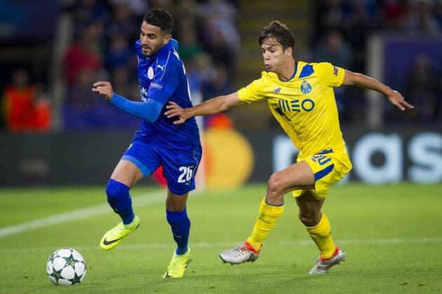 27.09.2016. King Power Stadium, Leicester, England. UEFA Champions League Football. Leicester City versus FC Porto. Oliver Torres of FC Porto challenges Riyad Mahrez of Leicester City. xGrahamxWilsonx  ActionPlus11793900