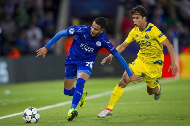27.09.2016. King Power Stadium, Leicester, England. UEFA Champions League Football. Leicester City versus FC Porto. Riyad Mahrez of Leicester City struggles to keep the ball in play. xGrahamxWilsonx  ActionPlus11793901