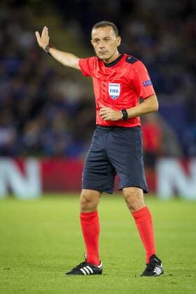 27.09.2016. King Power Stadium, Leicester, England. UEFA Champions League Football. Leicester City versus FC Porto. Referee Cuneyt Cakir. xGrahamxWilsonx  ActionPlus11793912