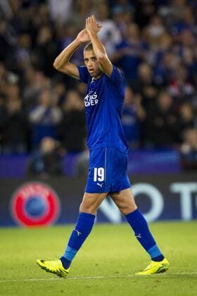 27.09.2016. King Power Stadium, Leicester, England. UEFA Champions League Football. Leicester City versus FC Porto. Ismail Slimani of Leicester City applauds the crowd as he leaves the field after being substituted. xGrahamxWilsonx  ActionPlus11793913