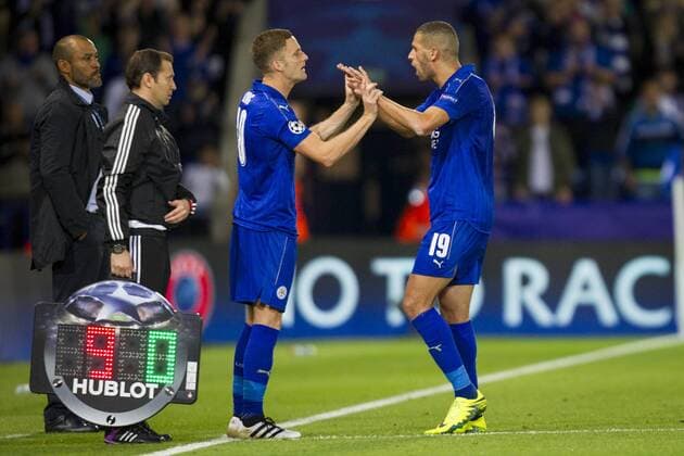 27.09.2016. King Power Stadium, Leicester, England. UEFA Champions League Football. Leicester City versus FC Porto. Ismail Slimani of Leicester City encourages substitute Andy King. xGrahamxWilsonx  ActionPlus11793914