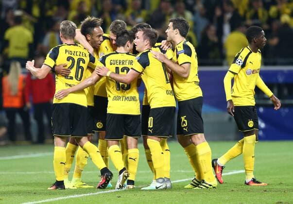 Dienstag 27.09.2016, Saison 2016 2017, UEFA Champions League, Vorrunde Gruppenphase, 2. Spieltag im Dortmunder Signal Iduna Park, BVB 09 Borussia Dortmund - Real Madrid CF 2:2, Dortmunder Torjubel zum 1:1: Likasz, Pierre-Emerick Aubameyang (BVB), Matthias Ginter (BVB), Raphael Guerreiro (BVB), Mario Goetze (BVB), Sokratis Papastathopoulos (BVB) und Ousmane Dembele (BVB), v.l.