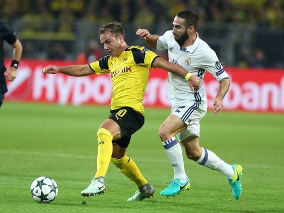 Dienstag 27.09.2016, Saison 2016 2017, UEFA Champions League, Vorrunde Gruppenphase, 2. Spieltag im Dortmunder Signal Iduna Park, BVB 09 Borussia Dortmund - Real Madrid CF 2:2, Mario Goetze (BVB) gegen Daniel Carvajal (Madrid), v.l.