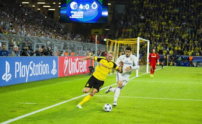 Dortmund, 27.09.2016, Signal-Iduna-Park Andre Schürrle (BvB), Alvaro Morata (Real) Borussia Dortmund - Real Madrid
