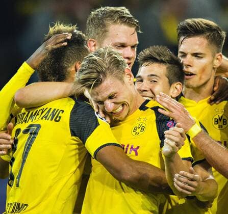 Dortmund, 27.09.2016, Signal-Iduna-Park Torjubel: Lukasz Piszczek (BvB), Pierre-Emerick Aubameyang (BvB), Matthias Ginter (BvB), Raphael Guerreiro (BvB), Julian Weigl (BvB) Borussia Dortmund - Real Madrid