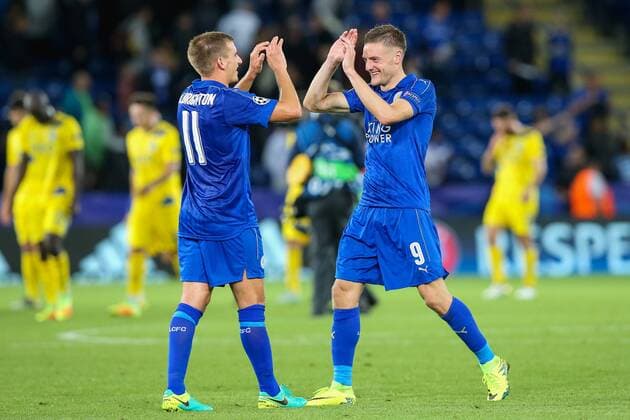 (R-L) Jamie Vardy, Marc Albrighton (Leicester), SEPTEMBER 27, 2016 - Football Soccer : Jamie Vardy of Leicester City (R) celebrates their win with Marc Albrighton at the final whistle during the UEFA Champions League Group Stage match between Leicester City and FC Porto at King Power Stadium in Leicester, England. Noxthirdxpartyxsales  (mdga012029)