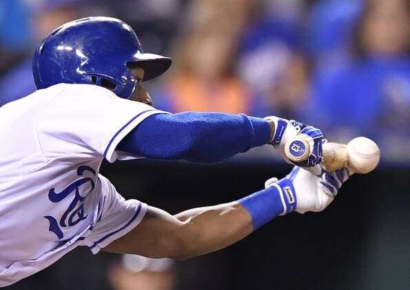 September 27, 2016 - Kansas City, MO, USA - The Kansas City Royals Jarrod Dyson sacrifice bunts to move Raul Mondesi to third in the 11th inning against the Minnesota Twins on Tuesday, Sept. 27, 2016, Kauffman Stadium in Kansas City, Mo. Mondesi scored for a 4-3 Royals victory. Minnesota at Kansas City - ZUMAm67_