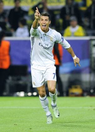 Fussball, UEFA Champions League, Herren, Saison 2016 2017, Gruppe F, 2. Spieltag, Signal Iduna Park Dortmund, Bor. Dortmund (gelb) - Real Madrid (weiss) 2:2; Jubel Cristiano Ronaldo (Real Madrid). Jubel, Freude, Aktion, Einzelbild.