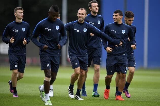 Genk s Thomas Buffel (C) pictured during a training session of Belgian soccer team KRC Genk in Genk, Wednesday 28 September 2016. Tomorrow KRC Genk is playing the second game in the group stage of the Europa League competition against Italian club US Sassuolo Calcio. YORICKxJANSENS  x04942125x