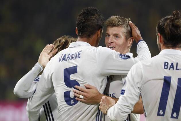 VARANE Raphael Team Real Madrid jubelt nach seinem Tor zum 1 : 2 mit KROOS UEFA Champions League 2016-2017 Spiel Borussia Dortmund-Real Madrid 2 : 2 Gruppe F am 27.September 2016 in Dortmund 