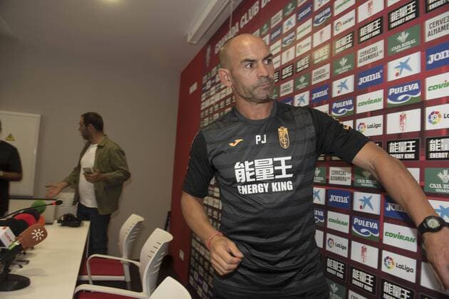 Granada s now former coach Paco Jemez arrives for a press conference PK Pressekonferenz in Ciudad Deportiva del Granada CF, in Granada, Spain, 28 September 2016, after been removed from the team just one month since his first game in charge of the Spanish club. Granada has managed just two points from their opening six matches of the season. PACO JEMEZ OUT OF GRANADA FC DUE TO BAD RESULTS !ACHTUNG: NUR REDAKTIONELLE NUTZUNG!  GRA254 20160928-636106806137017532