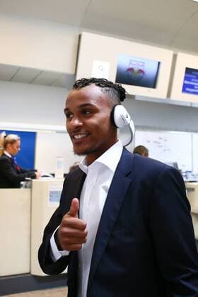 SOCCER - UEFA EL, Schalke vs RBS SALZBURG,AUSTRIA,28.SEP.16 - SOCCER - UEFA Europa League, group stage, FC Schalke 04 vs Red Bull Salzburg, preview, departure of RBS at the airport Salzburg W. A. Mozart. Image shows Valentino Lazaro (RBS). GEPAxpictures xFelixxRoittner