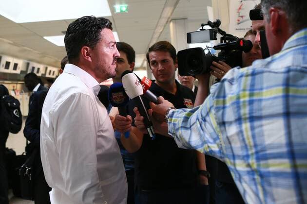 SOCCER - UEFA EL, Schalke vs RBS SALZBURG,AUSTRIA,28.SEP.16 - SOCCER - UEFA Europa League, group stage, FC Schalke 04 vs Red Bull Salzburg, preview, departure of RBS at the airport Salzburg W. A. Mozart. Image shows head coach Oscar Garcia (RBS). GEPAxpictures xFelixxRoittner