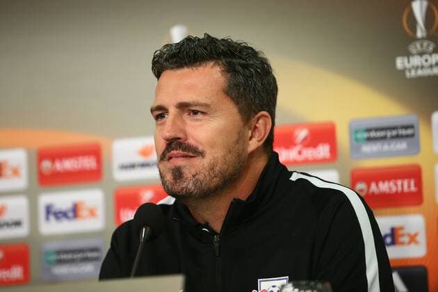 SOCCER - UEFA EL, Schalke vs RBS GELSENKIRCHEN,GERMANY,28.SEP.16 - SOCCER - UEFA Europa League, group stage, FC Schalke 04 vs Red Bull Salzburg, preview, press conference PK Pressekonferenz of RBS. Image shows head coach Oscar Garcia (RBS). GEPAxpictures xFelixxRoittner