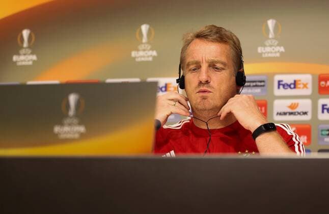 SOCCER - UEFA EL, Bilbao vs Rapid BILBAO,SPAIN,28.SEP.16 - SOCCER - UEFA Europa League, group stage, Athletic Club Bilbao vs SK Rapid Wien, preview, press conference PK Pressekonferenz of Rapid. Image shows head coach Mike Bueskens (Rapid). Keywords: Wien Energie. GEPAxpictures xPhilippxBrem