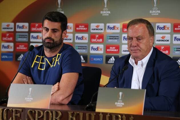 Fenerbahce s Dutch Coach Dick Advocaat and Goalkeeper Volkan Demirel (L) attend a press conference PK Pressekonferenz following a training session in Istanbul, Turkey, 28 September 2016. Fenerbahce will face Feyenoord in a UEFA Europa League Group a match on 29 September 2016. 