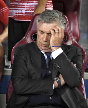 28.09.2016, Fussball Champions-League 2016 2017, Vorrunde 2.Spieltag, Atletico Madrid - FC Bayern München, im Estadio Vicente Calderon, Madrid. Trainer Carlo Ancelotti (FC Bayern München) nachdenklich. 