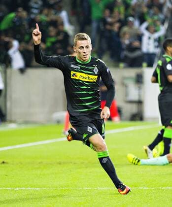 Fußball, CL, Borussia Mönchengladbach - FC Barcelona, Thorgan Hazard erzielt die Führung Mönchengladbach, 28.09.2016, Borussia Park Torjubel Thorgan Hazard (BMG) VfL Borussia Mönchengladbach - FC Barcelona Barca mm