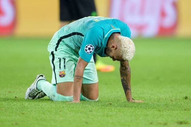 Neymar FC Barcelona Barca 11) am Boden beim Champions League Spiel zwischen Borussia Moenchengladbach und dem FC Barcelona 28.09.2016 Moenchengladbach Copyright: xSchuelerx xEibnerx-xPressefotox