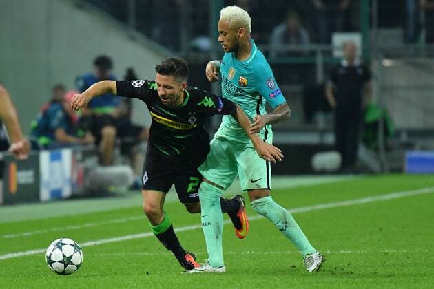 GER, Borussia Mönchengladbach (GER) vs. FC Barcelona Barca (ESP) 28.09.2016, Borussia Park , Moenchengladbach , CL, Gruppe C, 2. Spieltag, GER, Borussia Mönchengladbach (GER) vs. FC Barcelona (ESP) im Bild: li Julian Korb (Borussia Moenchengladbach 27) gegen NEYMAR (FC Barcelona Barca 11) Foto © nordphoto Meuter nordphotox xMeuter