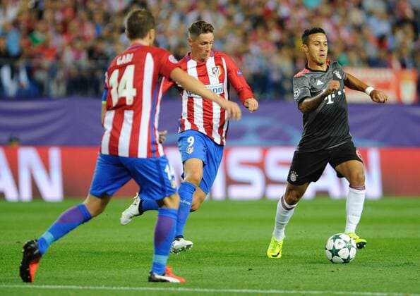 Bayern de Munich Midfielder, Thiago Alcantara do Nascimiento, number 6 . Atletico de Madrid Forward, Fernando Torres Sanz, number 9. Atletico de Madrid Midfielder, Grabiel Fenandez Arenas, number 14. Round Matchday 2 of the CHAMPIONS league, soccer match between Atletico de Madrid - Bayern de Munich at the Vicente Calderon estadium, Madrid - Spain by September 28, 2016. PHOTO: Gregorio Lopez.  xGregorioxLopezx x SOCCERxSPAINx
