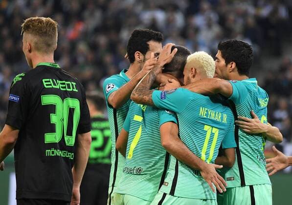 28.09.2016, xjhx, Fussball UEFA Europa League, Borussia Moenchengladbach - FC Barcelona Barca emspor , v.l. Rafinha (FC Barcelona), Arda Turan (FC Barcelona) celebrate the goal, Torjubel zum 1:1 Moenchengladbach