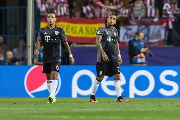 Madrid, Spain 28.09.2016, UEFA Champions League - 2016 17 Season, Group D - Matchday 2, Atletico Madrid - FC Bayern Muenchen, enttaeuscht, enttaeuschung, Thiago Alcantara (FCB) <Arturo Erasmo Vidal (FCB) ( DeFodi048