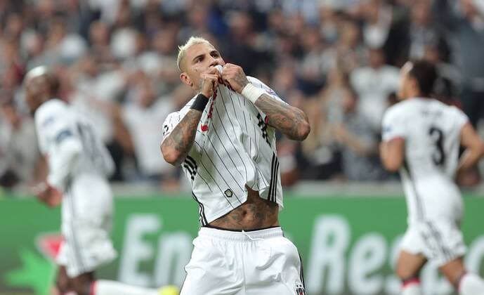 Bilder des Tages - SPORT Besiktas player Ricardo Quaresma celebrates his goal during UEFA Champions League game between Besiktas and Dinamo Kiev at Vodafone Stadium in Istanbul, 28th of September 2016. (Tolga Adanali - Depo Photos)  15519704