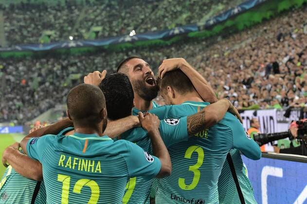 28.09.2016, xsyx, Fussball UEFA Europa League, Borussia Moenchengladbach - FC Barcelona Barca emspor , v.l. Luis Suarez (FC Barcelona), Gerard Pique (FC Barcelona) celebrate the goal, Torjubel zum 1:2 Moenchengladbach