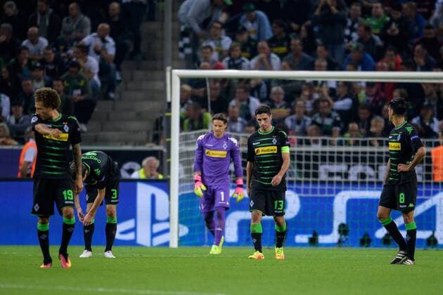 Themen der Woche - SPORT Bilder des Tages - SPORT Fabian Johnson (Borussia Moenchengladbach 19), Torwart Yann Sommer (Borussia Moenchengladbach 1), Kapitaen Lars Stindl (Borussia Moenchengladbach 13) und Mahmoud Dahoud (Borussia Moenchengladbach 8) beim Champions League Spiel zwischen Borussia Moenchengladbach und dem FC Barcelona Barca 28.09.2016 Moenchengladbach Copyright: xSchuelerx xEibnerx-xPressefotox
