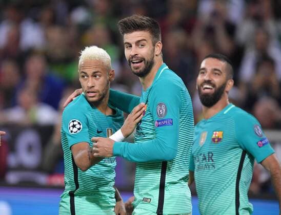 28.09.2016, Fussball UEFA Champions League 2016 17, Vorrunde, 2. Spieltag, Borussia Moenchengladbach - FC Barcelona Barca Jubel v.li., Neymar (FC Barcelona), Gerard Pique (FC Barcelona), Arda Turan (FC Barcelona)