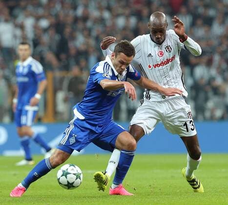 UEFA Champions League Group B match between Besiktas and Dynamo Kiev at Vodafone Arena in Istanbul , Turkey , 28 September 2016. Pictured : Atiba Hutchinson (R) of Besiktas and of Dynamo Kiev. 