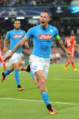 Fußball, CL, SSC Neapel - Benfica Lissabon September 28, 2016 - Naples, Italy - Marek Hamsik of SSC Napoli celebrates after scoring during the UEFA Champions League match between SSC Napoli and Sl Benfica at Stadio San Paolo Naples Italy on 28 September 2016. SSC Napoli v SL Benfica - UEFA Champions League  - ZUMAn230