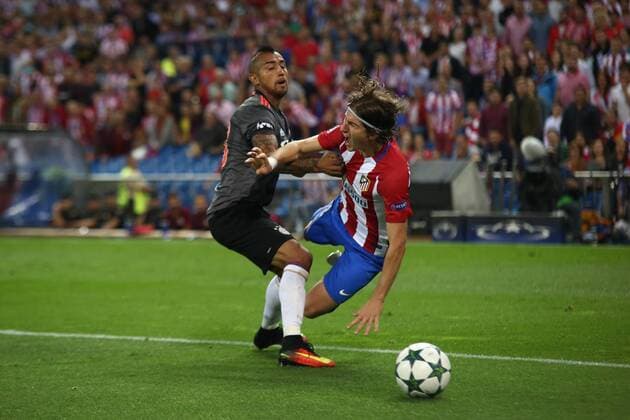 Madrid, Spain. September 28, 2016: Arturo Vidal forward from FC Bayern Munich,during the UEFA Champions League group stage agains FC Bayern Munich at the Vicente Calderon stadium. (Photo: Ivan Abanades Medina).  xIvanxAbanadesxMedinax xAtleticoxdexMadridx-xFCxBayernxMunichx(UEFAxChampionsxLeague)x
