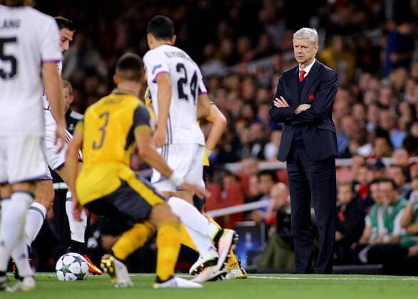 28.09.2016. Emirates Stadium, London, England. UEFA Champions League Football. Arsenal versus FC Basel. Arsenal Manager Arsene Wenger watches play closely xMarkxKertonx  ActionPlus11794168