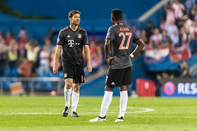 Madrid, Spain 28.09.2016, UEFA Champions League - 2016 17 Season, Group D - Matchday 2, Atletico Madrid - FC Bayern Muenchen, enttaeuscht, enttaeuschung, Xabi Alonso (FCB) David Alaba (FCB) ( DeFodi048