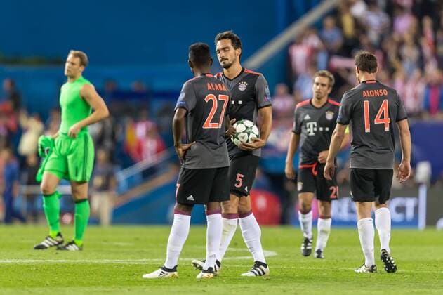 Madrid, Spain 28.09.2016, UEFA Champions League - 2016 17 Season, Group D - Matchday 2, Atletico Madrid - FC Bayern Muenchen, enttaeuscht, enttaeuschung, Torwart Manuel Neuer (FCB) David Alaba (FCB) Mats Hummels (FCB) Xabi Alonso (FCB) ( DeFodi048