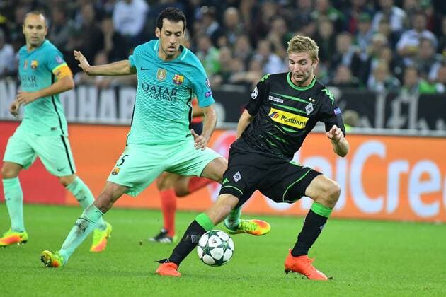 GER, Borussia Mönchengladbach (GER) vs. FC Barcelona Barca (ESP) 28.09.2016, Borussia Park , Moenchengladbach , CL, Gruppe C, 2. Spieltag, GER, Borussia Mönchengladbach (GER) vs. FC Barcelona (ESP) im Bild: Christoph Kramer (Borussia Moenchengladbach 6)gegen SERGIO BUSQUETS (FC Barcelona Barca 5) Foto © nordphoto Meuter nordphotox xMeuter