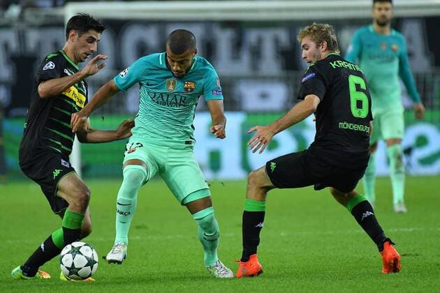 GER, Borussia Mönchengladbach (GER) vs. FC Barcelona Barca (ESP) 28.09.2016, Borussia Park , Moenchengladbach , CL, Gruppe C, 2. Spieltag, GER, Borussia Mönchengladbach (GER) vs. FC Barcelona (ESP) im Bild: mitte RAFINHA (FC Barcelona Barca 12) gegen re Christoph Kramer (Borussia Moenchengladbach 6) Foto © nordphoto Meuter nordphotox xMeuter