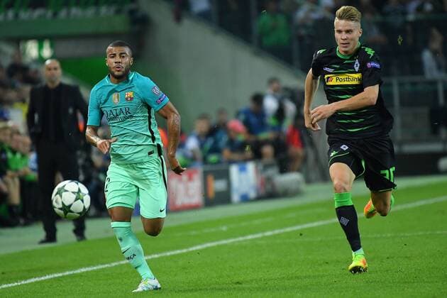 GER, Borussia Mönchengladbach (GER) vs. FC Barcelona Barca (ESP) 28.09.2016, Borussia Park , Moenchengladbach , CL, Gruppe C, 2. Spieltag, GER, Borussia Mönchengladbach (GER) vs. FC Barcelona (ESP) im Bild: li RAFINHA (FC Barcelona Barca 12) gegen Nico Elvedi (Borussia Moenchengladbach 30) Foto © nordphoto Meuter nordphotox xMeuter