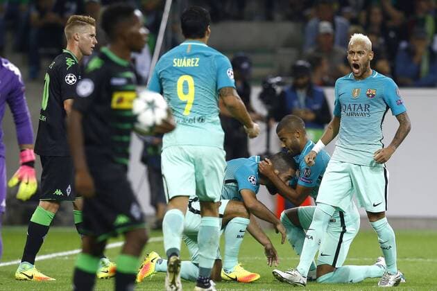 (l-r) Thorgan Hazard of Borussia Monchengladbach. Ibrahim Traore of Borussia Monchengladbach, Luis Suarez of FC Barcelona Barca Arda Turan of FC Barcelona scored 1-1, Rafael Alcantara do Nascimento of FC Barcelona, Neymar da Silva Santos Junior of FC Barcelona during the UEFA Champions League group C match between Borussia Monchengladbach and FC Barcelona on September 28, 2016 at the Borussia Park stadium in Monchengladbach, Germany Borussia Monchengladbach v FC Barcelona UEFA Champions League 2016 2017 xVIxxIVx 6309242
