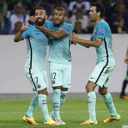 (l-r) Arda Turan of FC Barcelona Barca scored 1-1, Rafael Alcantara do Nascimento of FC Barcelona, Sergio Busquets of FC Barcelona during the UEFA Champions League group C match between Borussia Monchengladbach and FC Barcelona on September 28, 2016 at the Borussia Park stadium in Monchengladbach, Germany Borussia Monchengladbach v FC Barcelona UEFA Champions League 2016 2017 xVIxxIVx 6309247