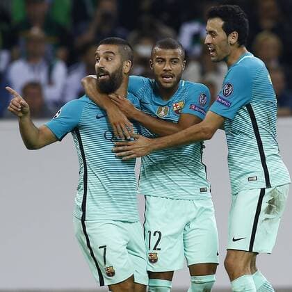 (l-r) Arda Turan of FC Barcelona Barca scored 1-1, Rafael Alcantara do Nascimento of FC Barcelona, Sergio Busquets of FC Barcelona during the UEFA Champions League group C match between Borussia Monchengladbach and FC Barcelona on September 28, 2016 at the Borussia Park stadium in Monchengladbach, Germany Borussia Monchengladbach v FC Barcelona UEFA Champions League 2016 2017 xVIxxIVx 6309249